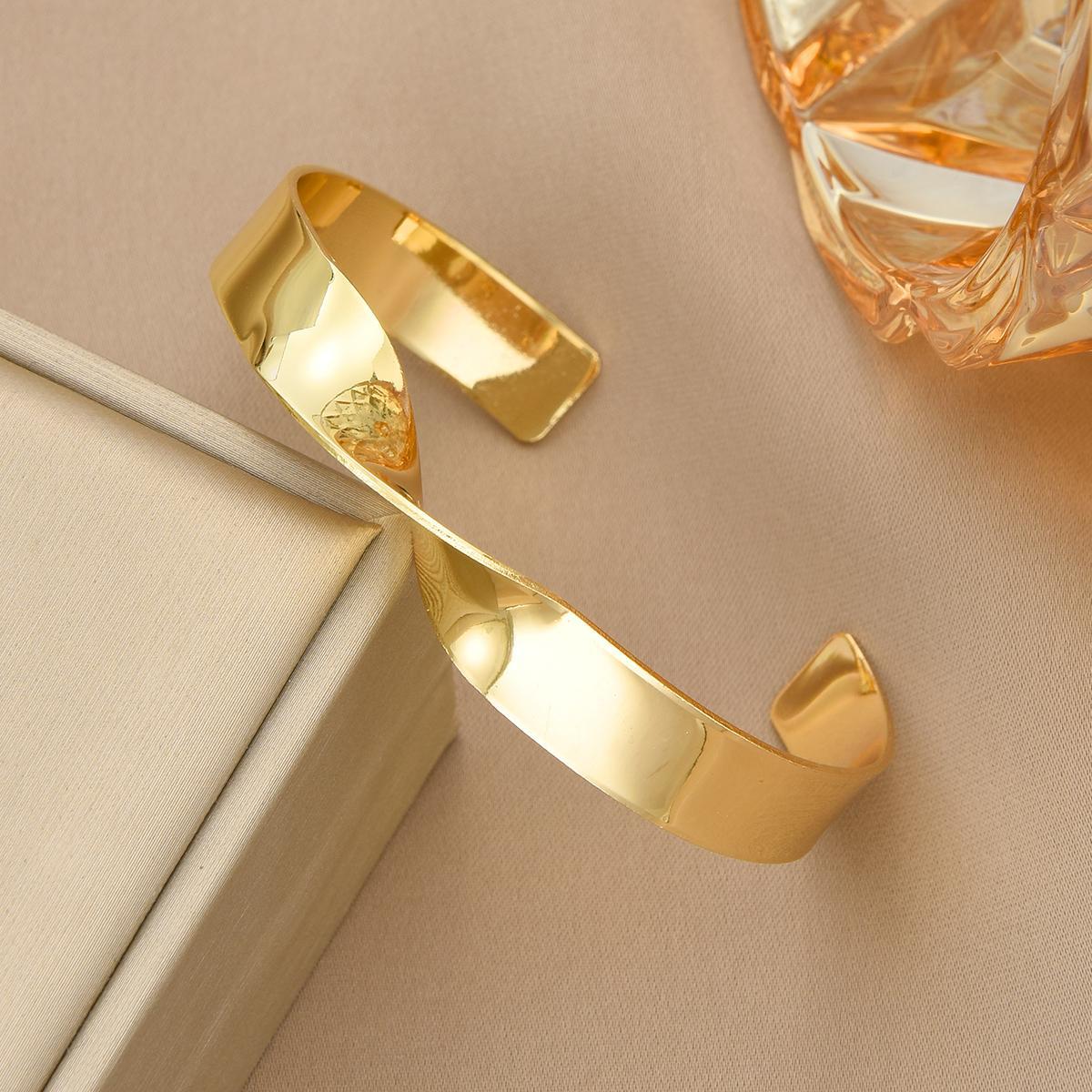 Damen Armreif mit modernem geschwungenem Design Shop Nory