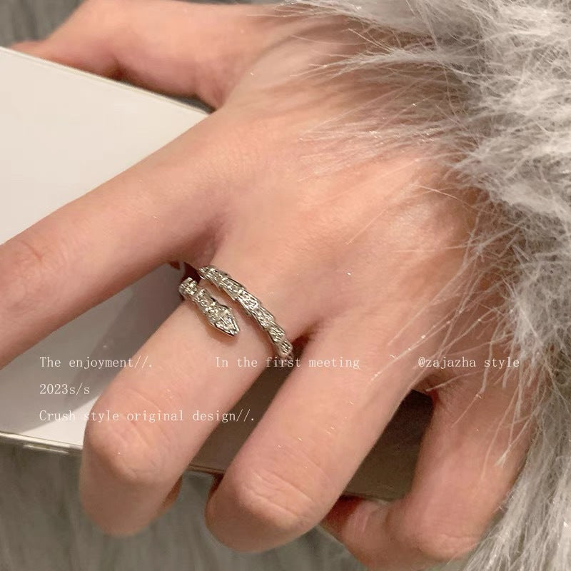 Damen Ring mit modernem geometrischem Design und funkelnden Zirkonia Shop Nory