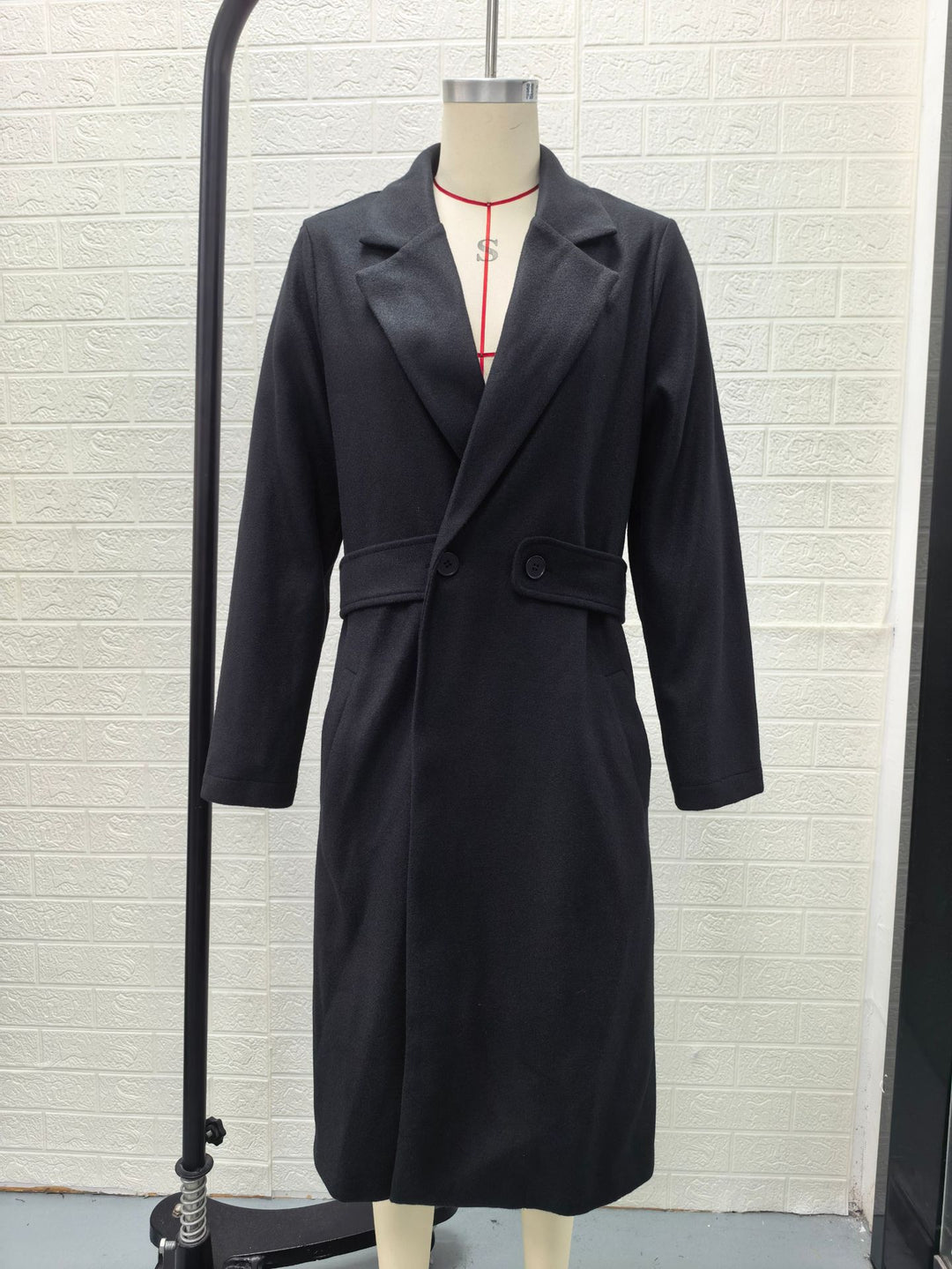 Damen Longline-Mantel mit Reverskragen und Pattentaschen-Detail Shop Nory