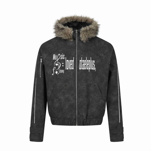 Herren Kurz geschnittener Suede‑Look Bomber mit Kapuze, Kunstfellbesatz und Statement‑Print Shop Nory