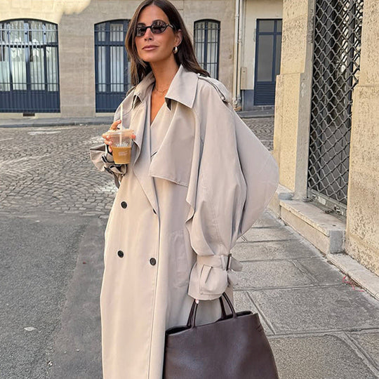 Damen eleganter Trenchcoat mit minimalistischem Design und praktischen Taschen
