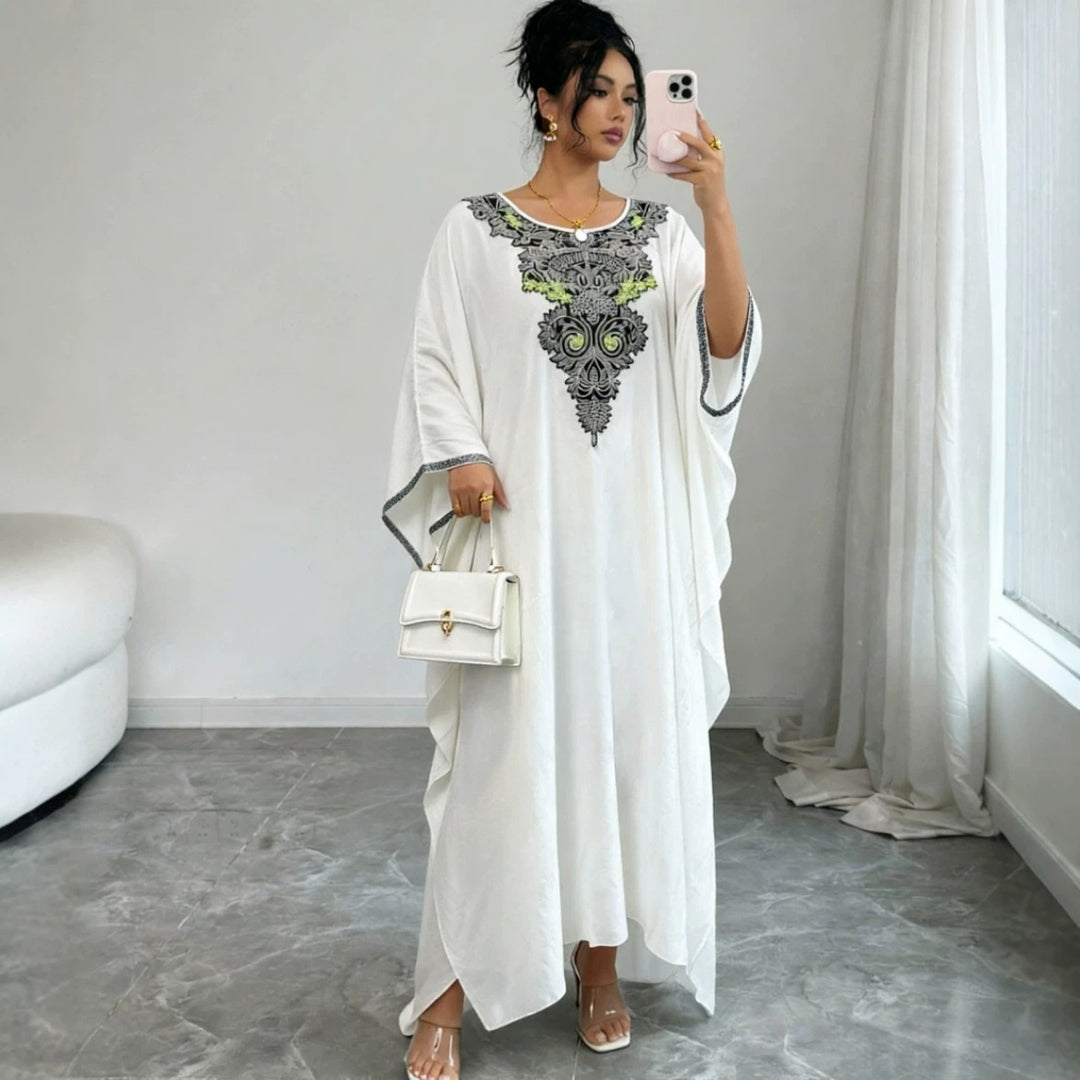 Damen Kaftan-Kleid mit aufwändiger Halsstickerei und weitem Schnitt Shop Nory