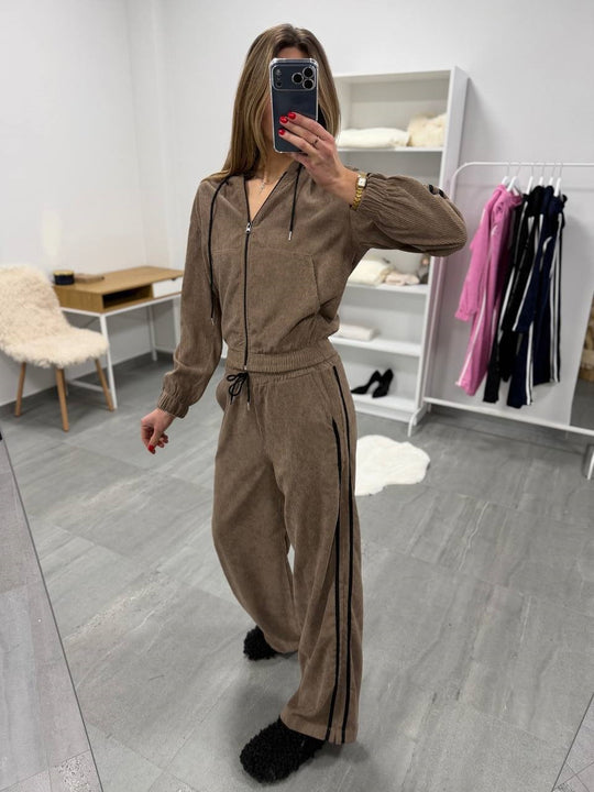 Damen Cord-Jogginganzug mit Kapuze, seitlichen Kontraststreifen, Tunnelzug und elastischen Saumbündchen Shop Nory