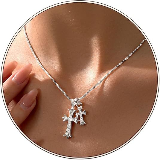 Damen Halskette mit funkelndem Kreuzanhänger und zartem Kettendesign Shop Nory
