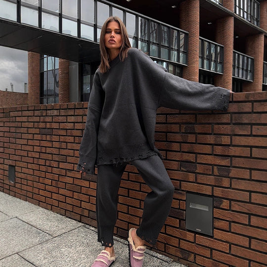Damen Oversize-Strickset aus Feinstrick mit Destroyed-Saum, weitem Pullover und legerer Schlupfhose Shop Nory