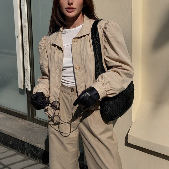Damen Leichte Kurzjacke mit Ballonärmeln, Puffschultern & Gummizugsaum Shop Nory