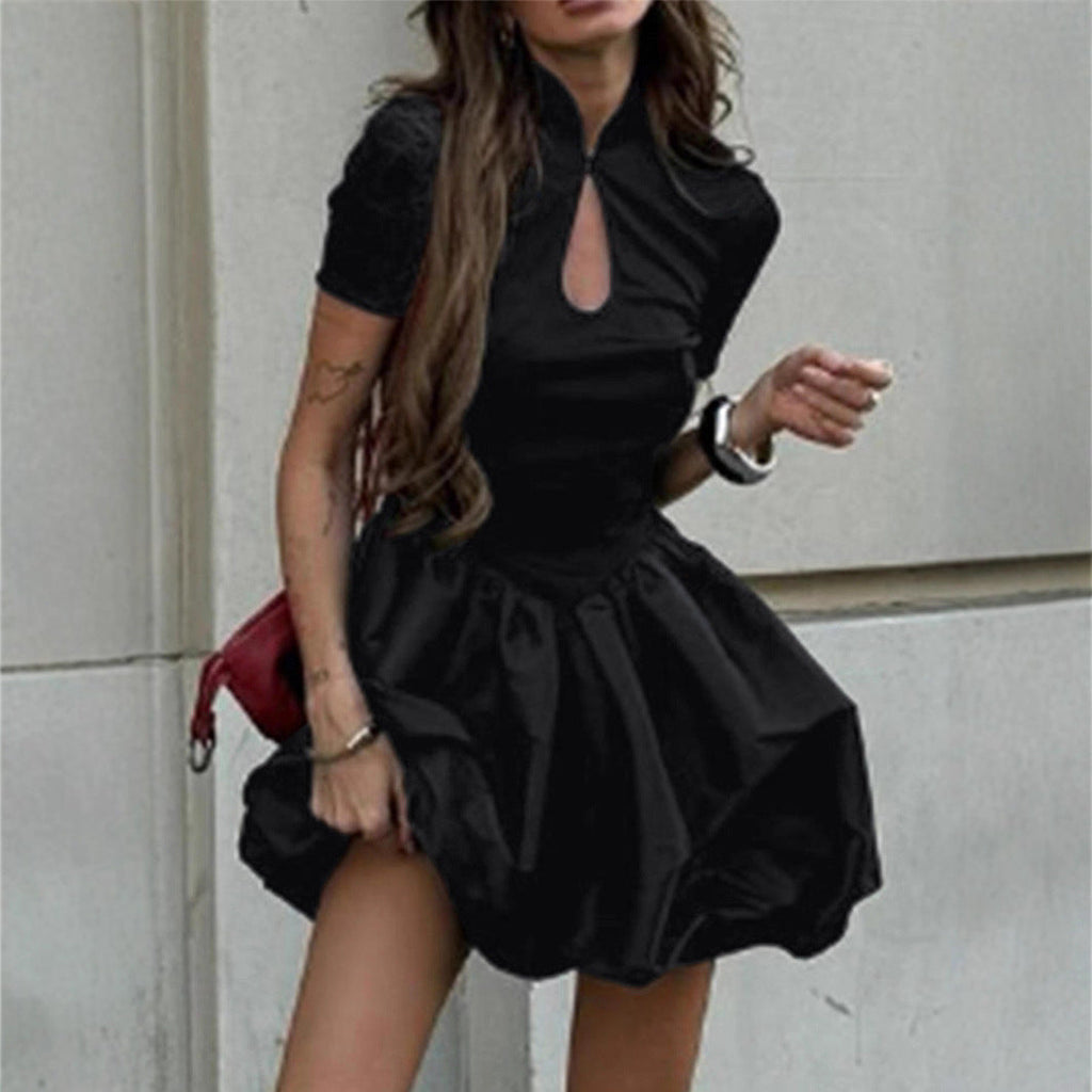 Damen Minikleid mit elegantem Stehkragen und voluminösem Rock