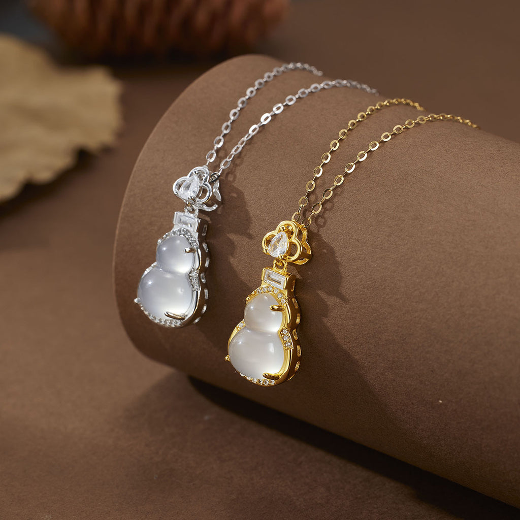 Damen Halskette mit exquisitem Buddha-Anhänger und funkelnden Zirkonia Shop Nory