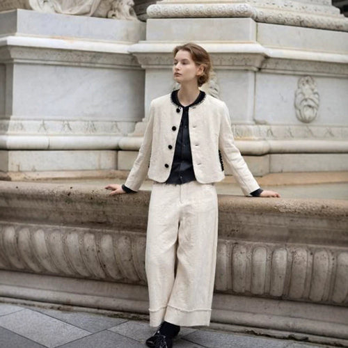 Damen Zweiteiliges Bouclé-Set mit Kurzjacke, kontrastiertem Rundhalsausschnitt und weitem Culotte-Hosenbein Shop Nory