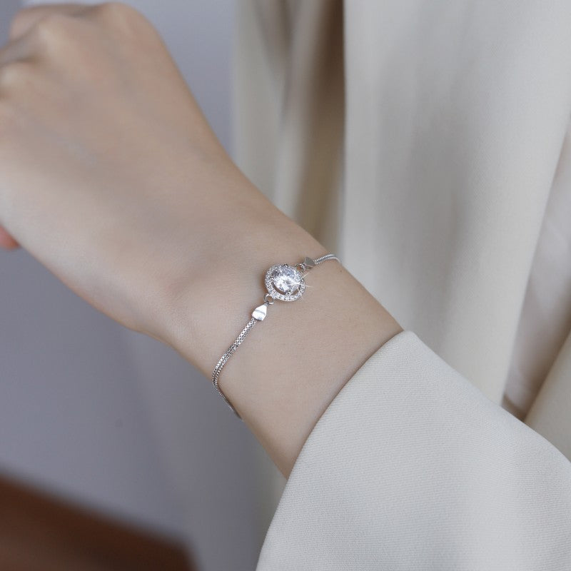 Damenarmband mit funkelndem Zirkonia und filigranem Design Shop Nory