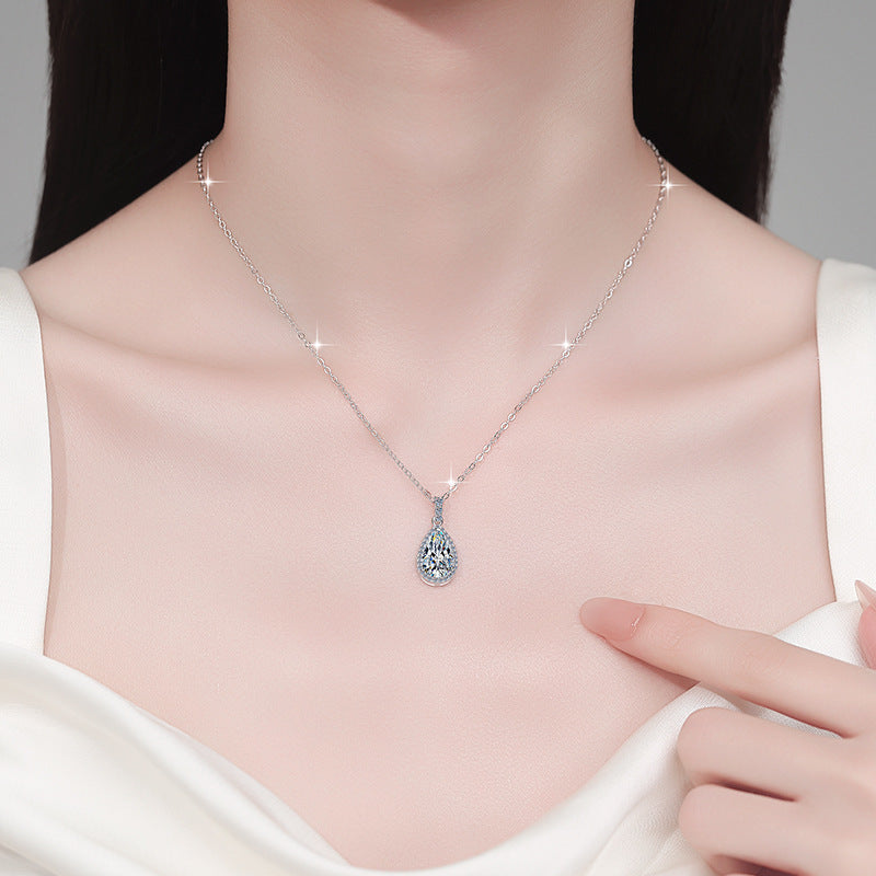 Damen Halskette mit funkelndem Tropfen-Anhänger und hochwertigem Zirkonia-Besatz Shop Nory