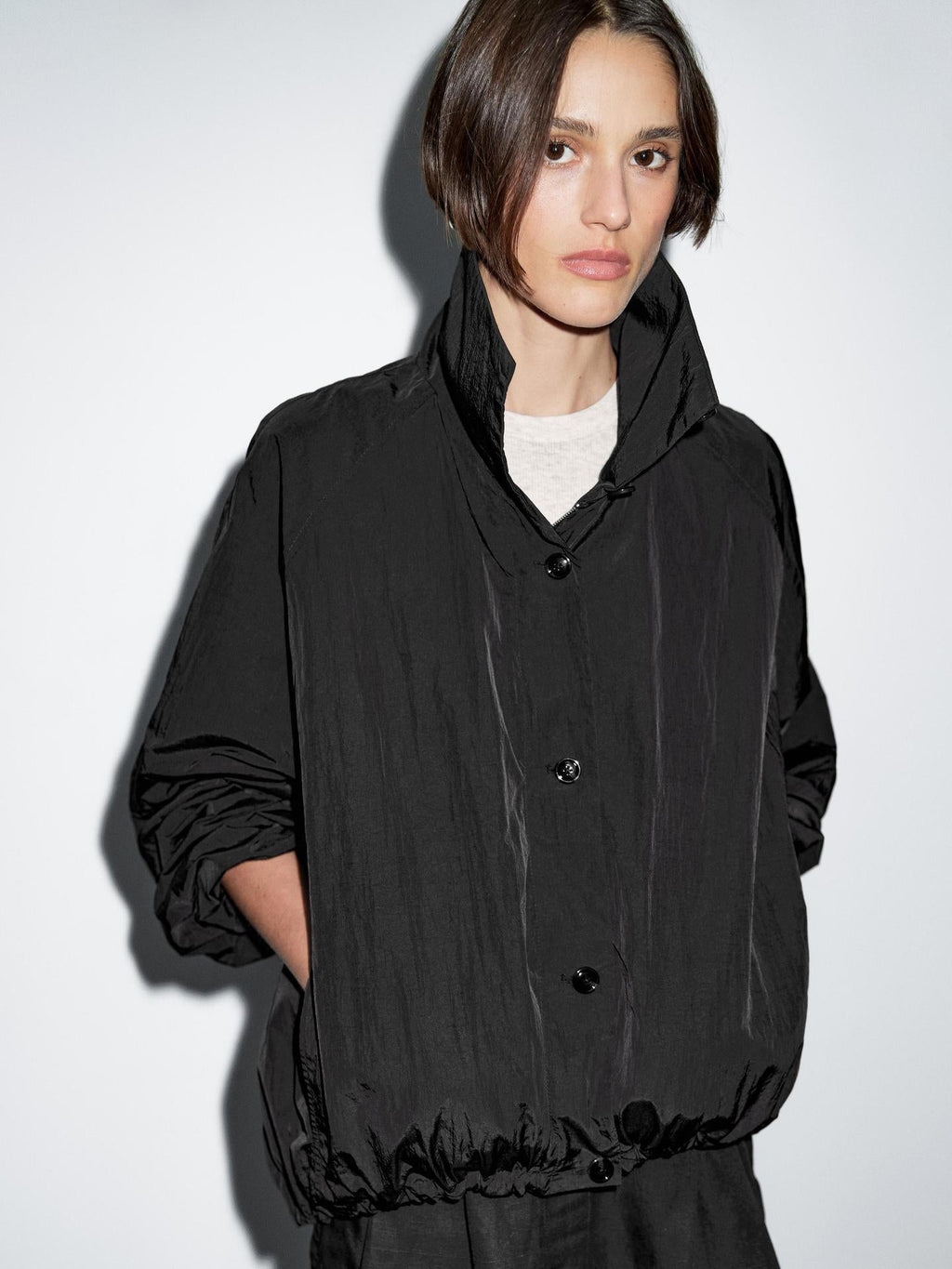 Damen Modische Kurzjacke mit hohem Kragen und elastischem Bund