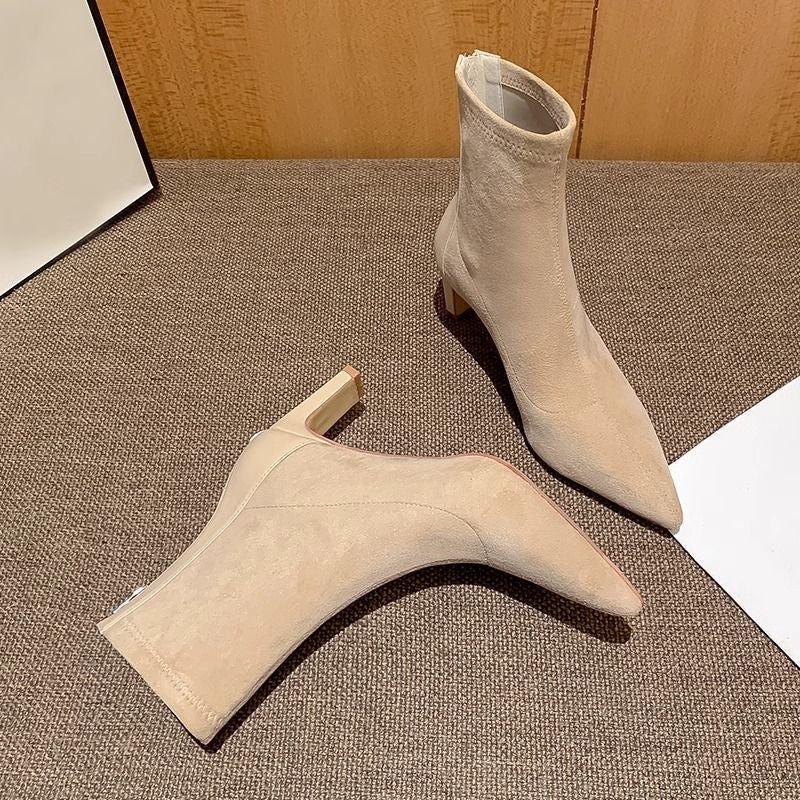 Damen Stretch‑Ankleboots mit schmaler Spitze und sculpted Blockabsatz Shop Nory