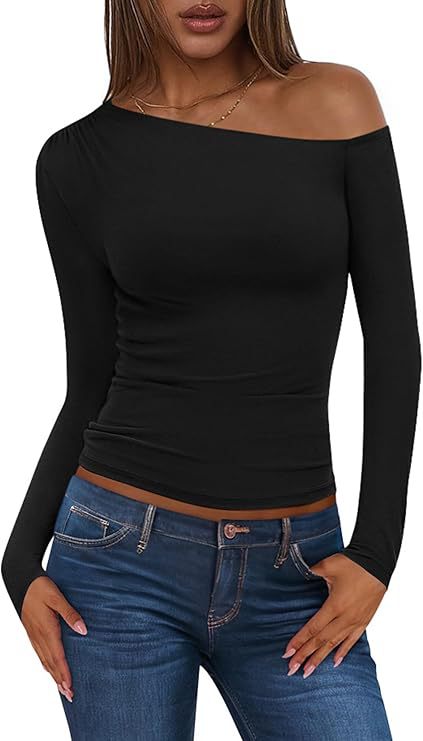 Damen Schulterfreies, figurnahes Ripp-Langarmtop mit asymmetrischem Ein-Schulter-Schnitt Shop Nory