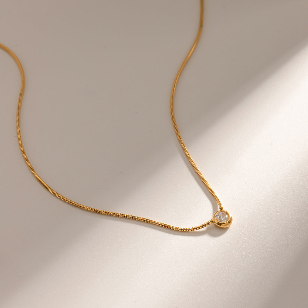 Damen Halskette mit filigranen Zirkonia-Akzenten Shop Nory