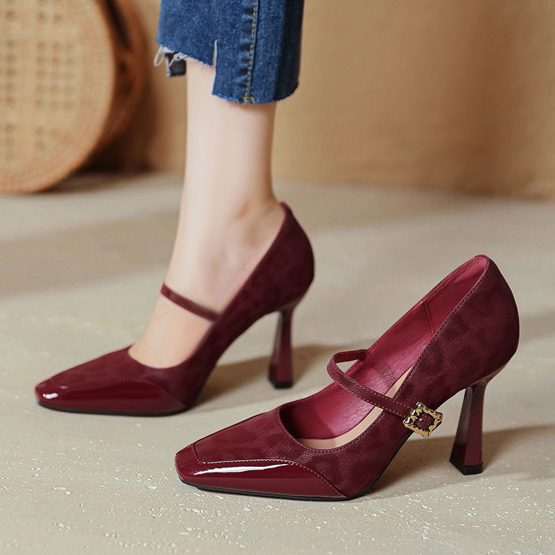 Damen elegante Mary Jane Pumps mit charakteristischem Blockabsatz und dekorativem Riemen