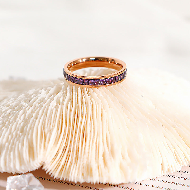 Damen Ring mit schwarzem Kristalleinsatz und glänzendem Roségold Shop Nory