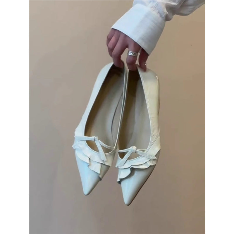 Damen Flache spitz zulaufende Lack‑Ballerinas im Mary‑Jane‑Stil mit Zierknoten und elastischem Riemen Shop Nory