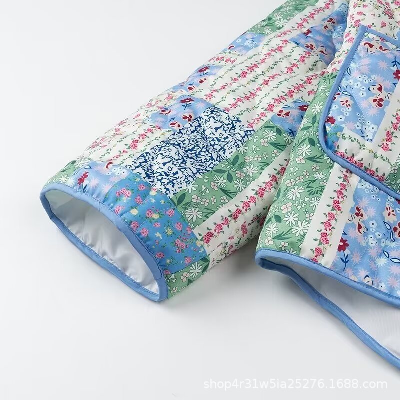 Damen Steppjacke im Patchwork-Quiltstil mit Schalkragen und aufgesetzten Taschen Shop Nory