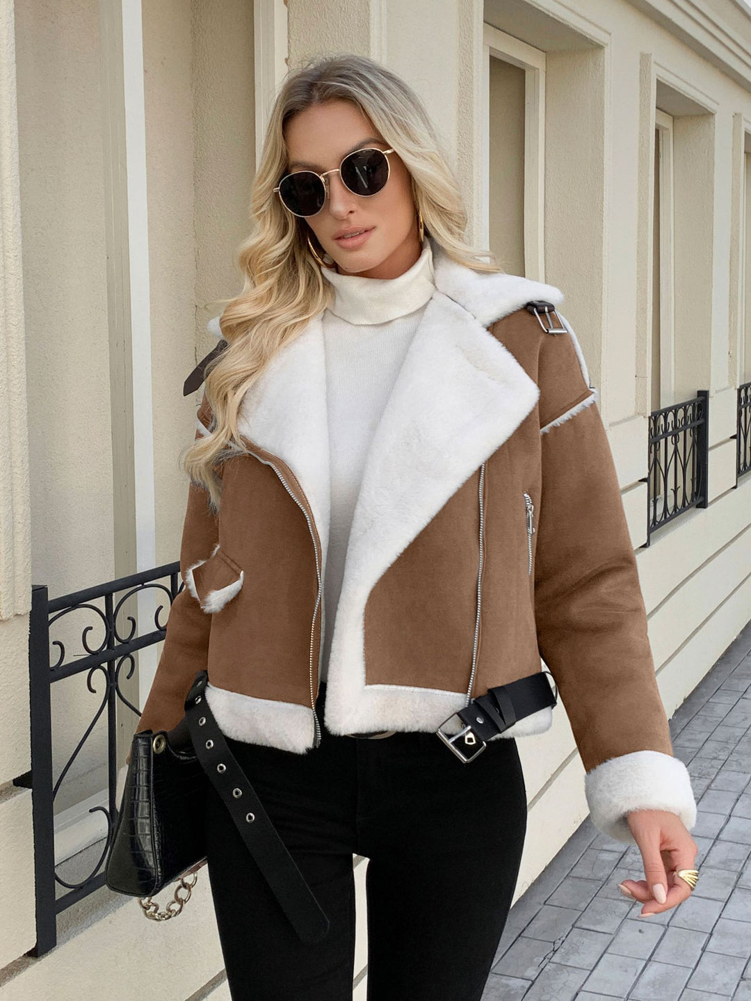 Damen Modische Kunstlederjacke mit luxuriösem Kunstfellbesatz