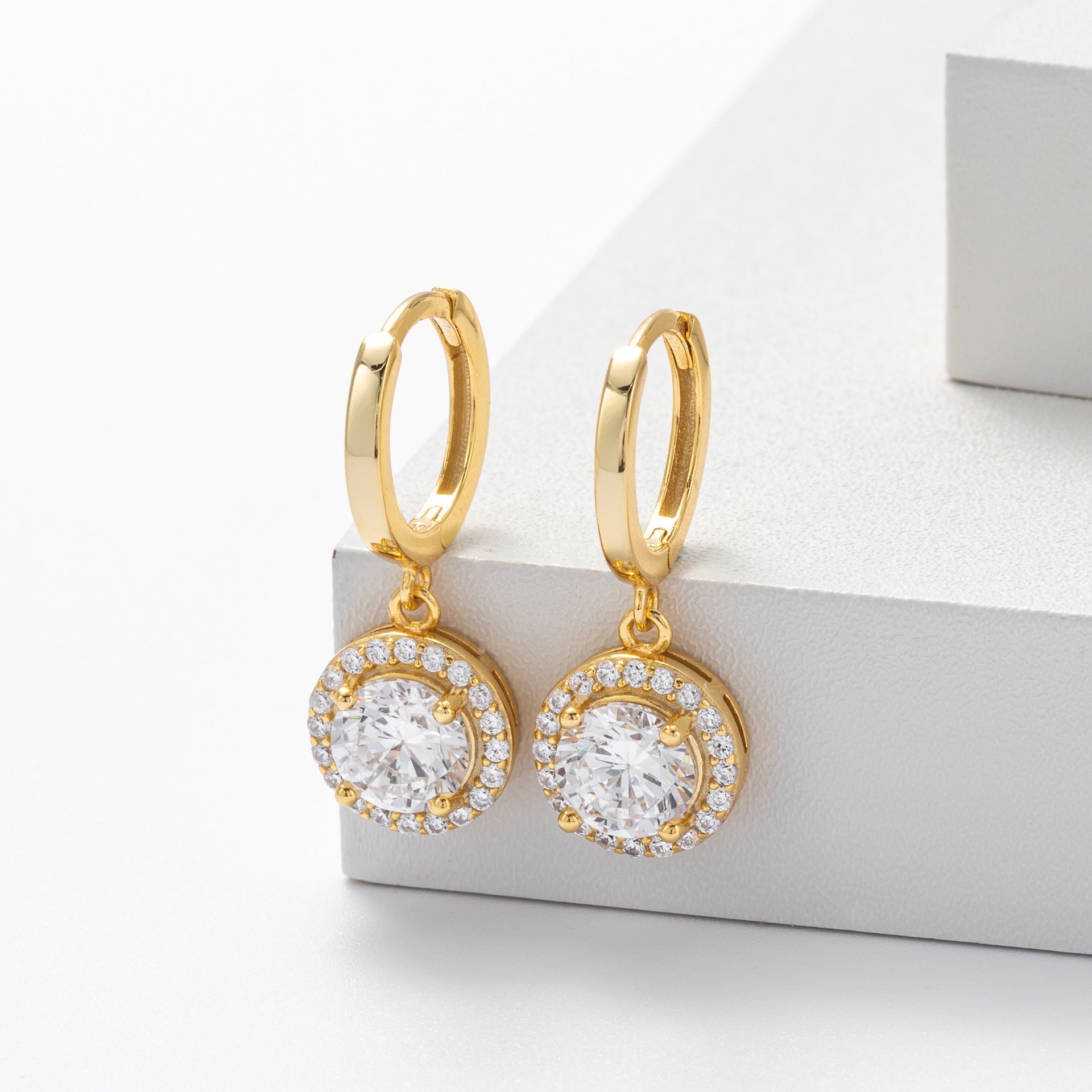Damen Ohrringe mit funkelndem Zirkon und edlem Design Shop Nory