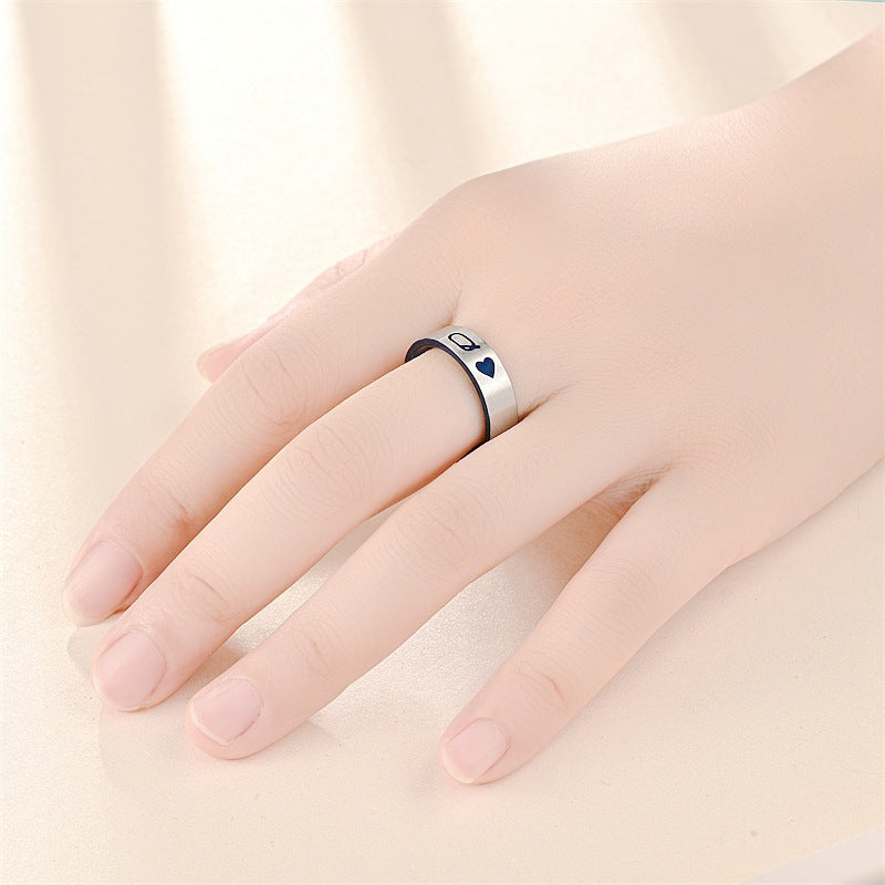 Herren Ring mit personalisiertem Buchstaben und Herzmotiv Shop Nory