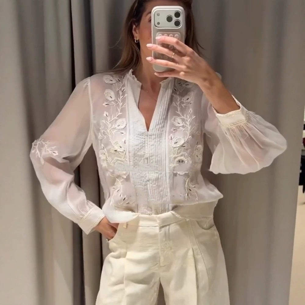 Damen Transparente bestickte Chiffonbluse mit Pintucks, V‑Ausschnitt und Ballonärmeln Shop Nory