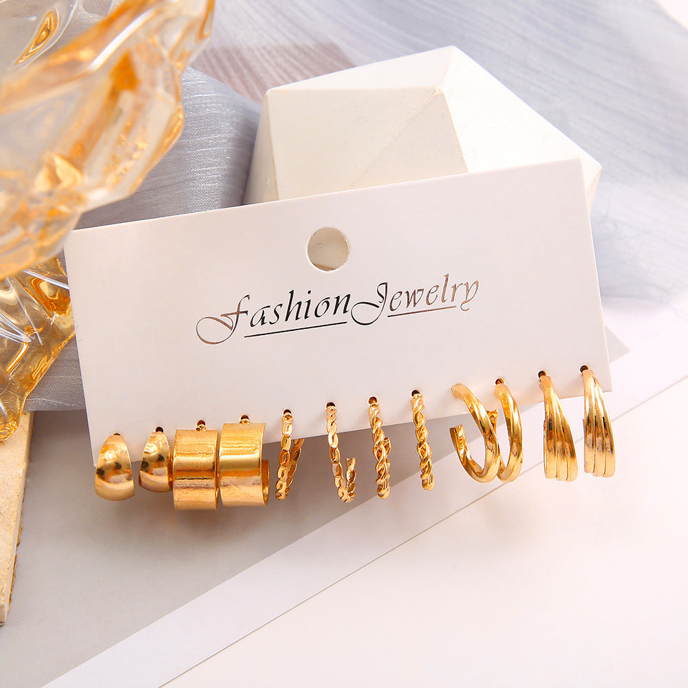 Damen Ohrringe Set mit verschiedenen Designs und funkelnden Akzenten Shop Nory