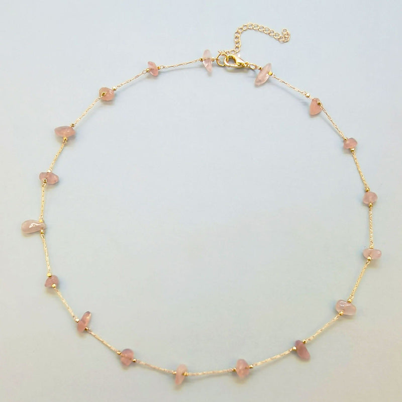 Damen Halskette mit funkelnden Halbedelsteinen in zarter Anordnung Shop Nory