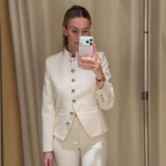 Damen Taillierter Blazer mit Stehkragen und silbernen Schmuckknöpfen Shop Nory