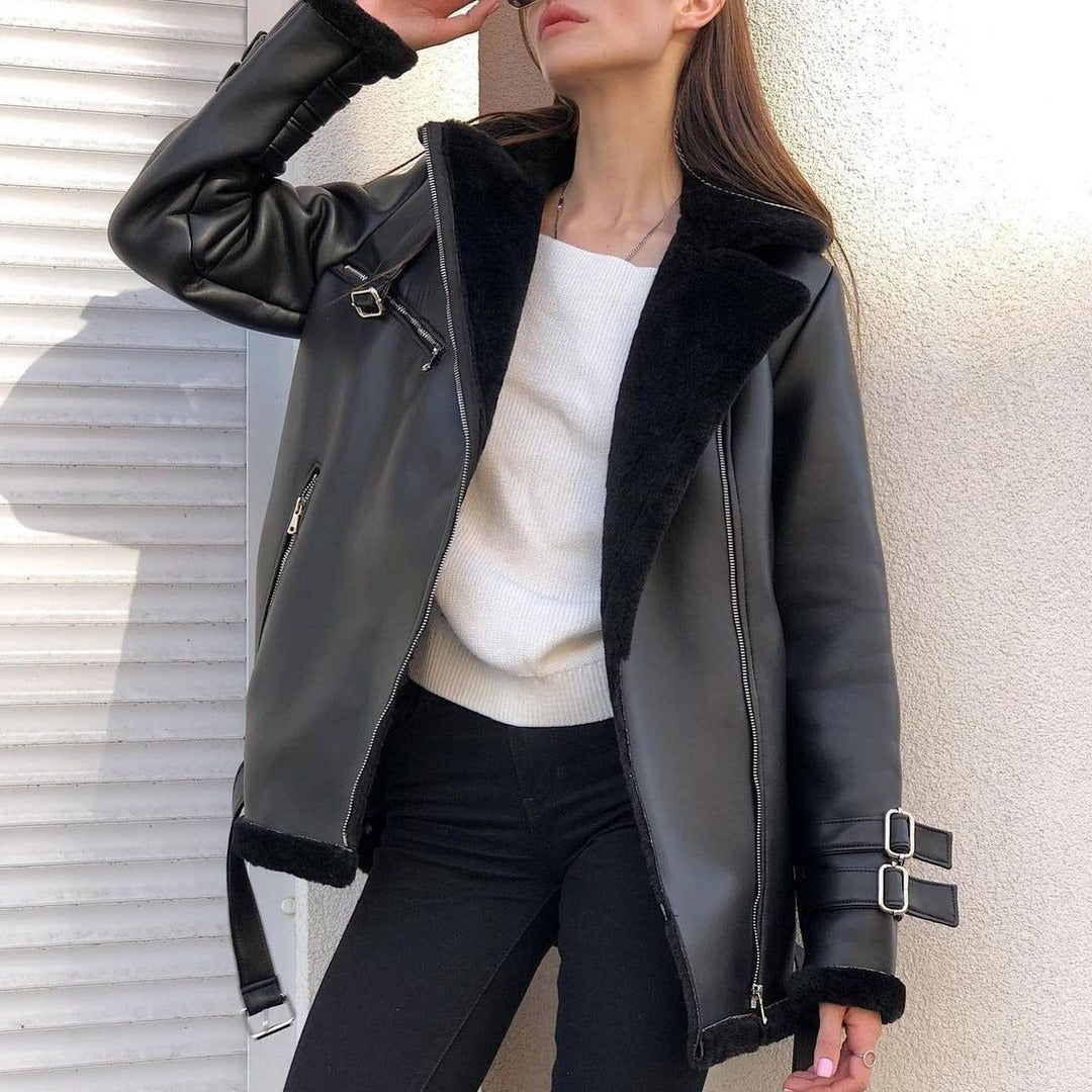 Damen Oversized Kunstleder-Fliegerjacke mit Teddyfell-Futter und Schnallen Shop Nory