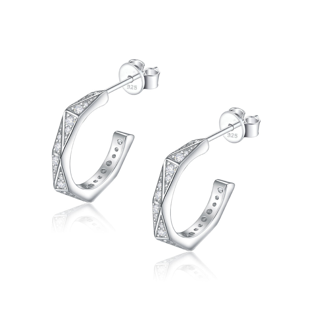 Damen Ohrstecker im modernen geometrischen Design mit funkelnden Zirkonia Shop Nory