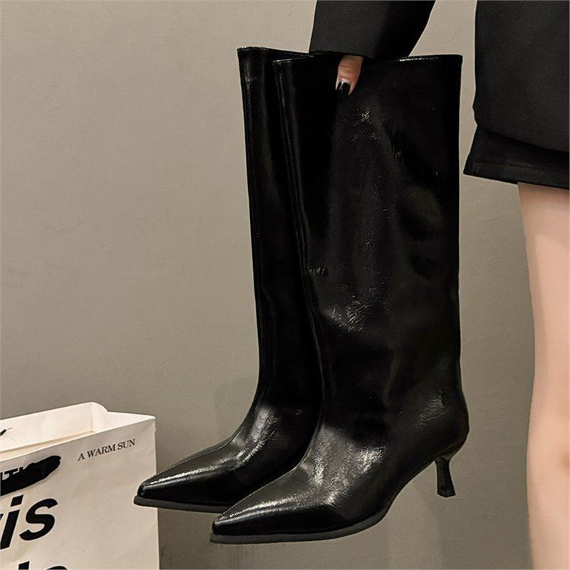 Damen kniehohe Stiefel mit spitzer Zehenkappe und skulpturiertem Kittenabsatz Shop Nory