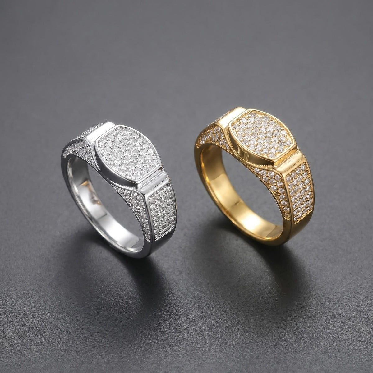 Herren Ring mit funkelndem Zirkonia-Besatz und eleganter Struktur Shop Nory