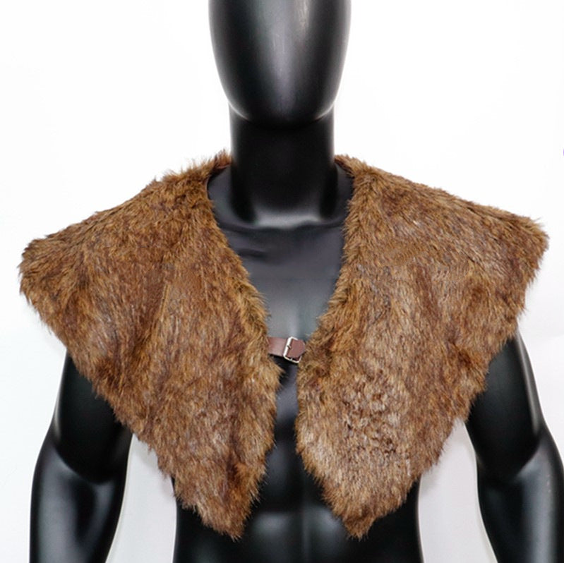Herren historisch inspiriertes Kunstfell‑Schultercape mit Lederriemen Shop Nory