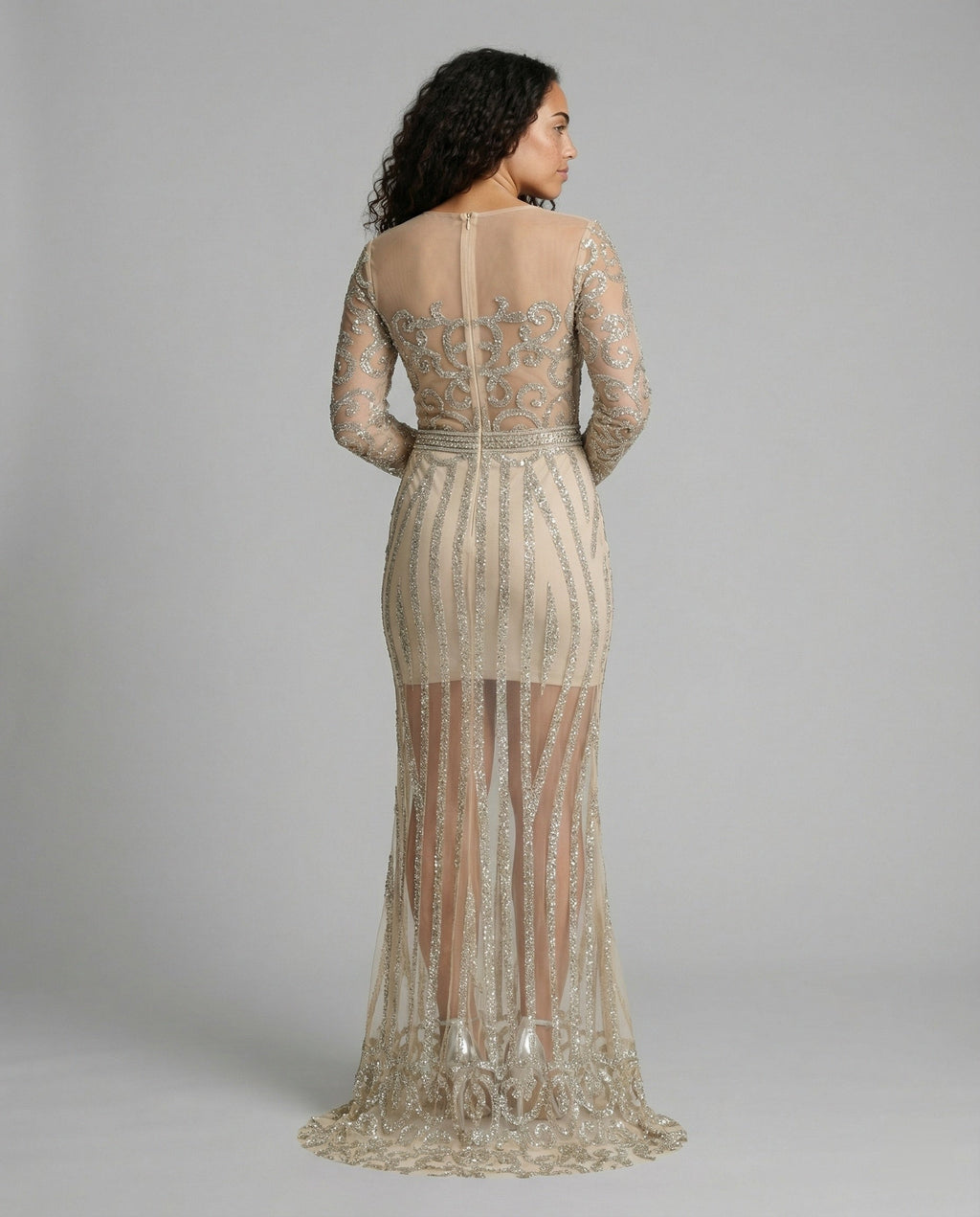 Damen-Nachtschlaf Ballkleid mit Halbtransparentem Stoff und Juwelen