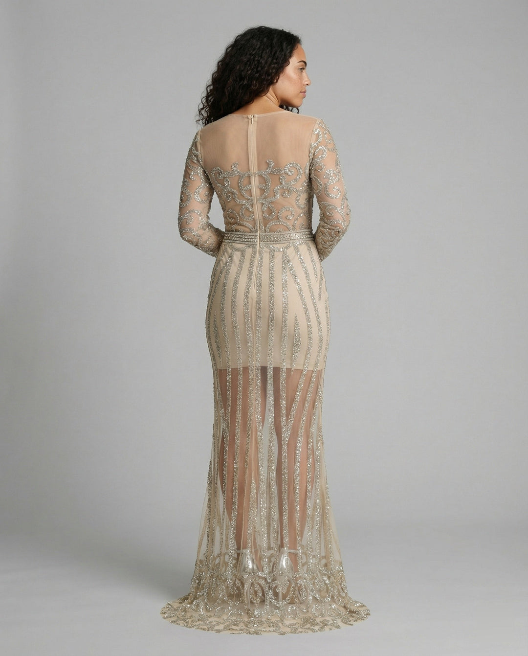 Damen-Nachtschlaf Ballkleid mit Halbtransparentem Stoff und Juwelen