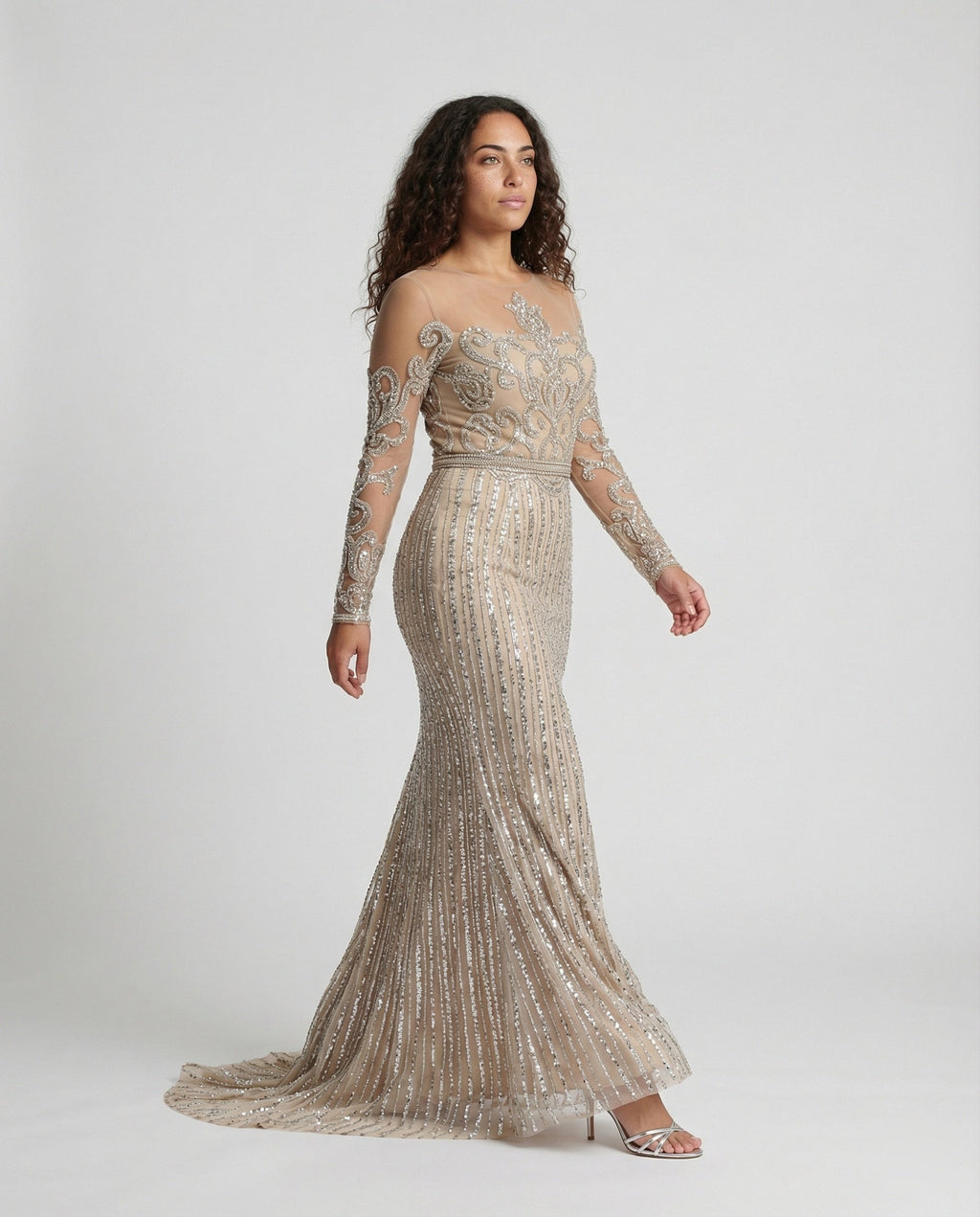 Damen-Nachtschlaf Ballkleid mit Halbtransparentem Stoff und Juwelen