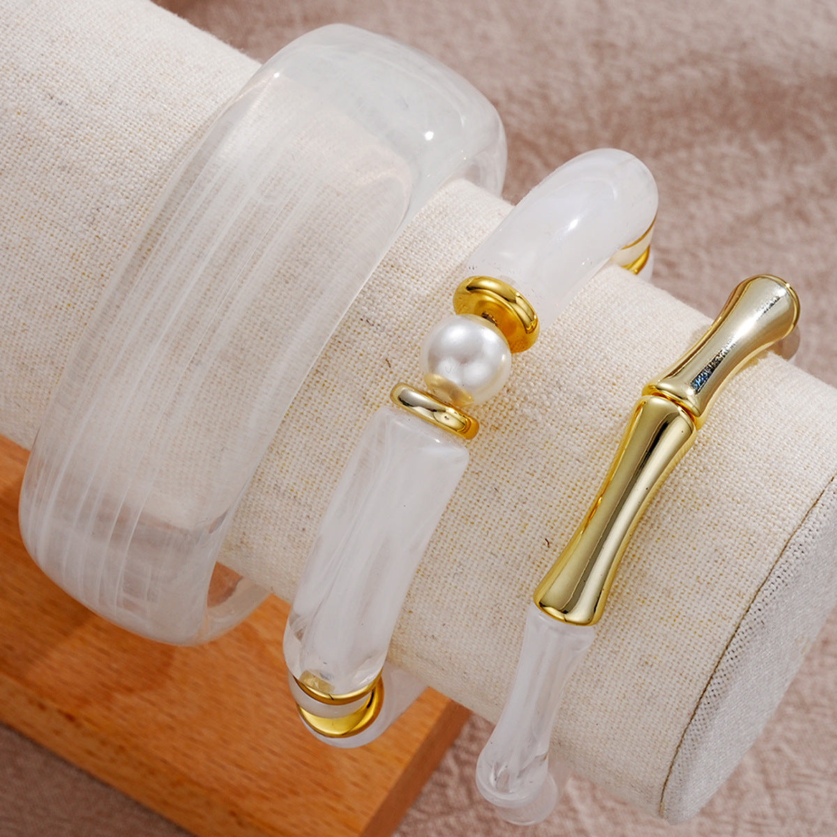 Damen Armreifen-Set aus hochwertigem Metall mit einzigartigen Oberflächenstruktur Shop Nory