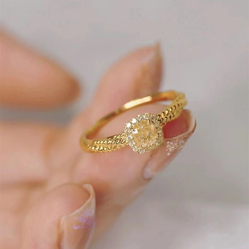 Frauen Elegante Vintage-inspirierte Halo Ring Shop Nory