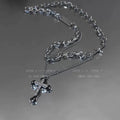 Damen Kette mit auffälligem Kreuz-Anhänger und glänzenden Zirkonia-Details Shop Nory