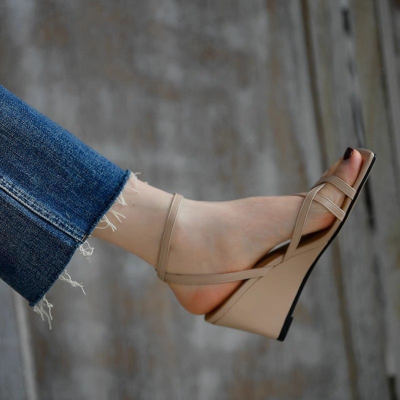 Damen elegante Plateau-Sandalen mit verstellbarem Riemendesign