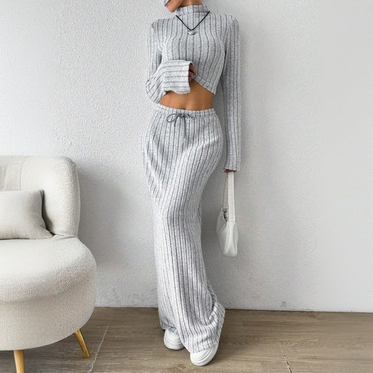 Damen gerippter Lounge-Zweiteiler mit Stehkragen-Crop und hochgeschnittenem Maxirock Shop Nory