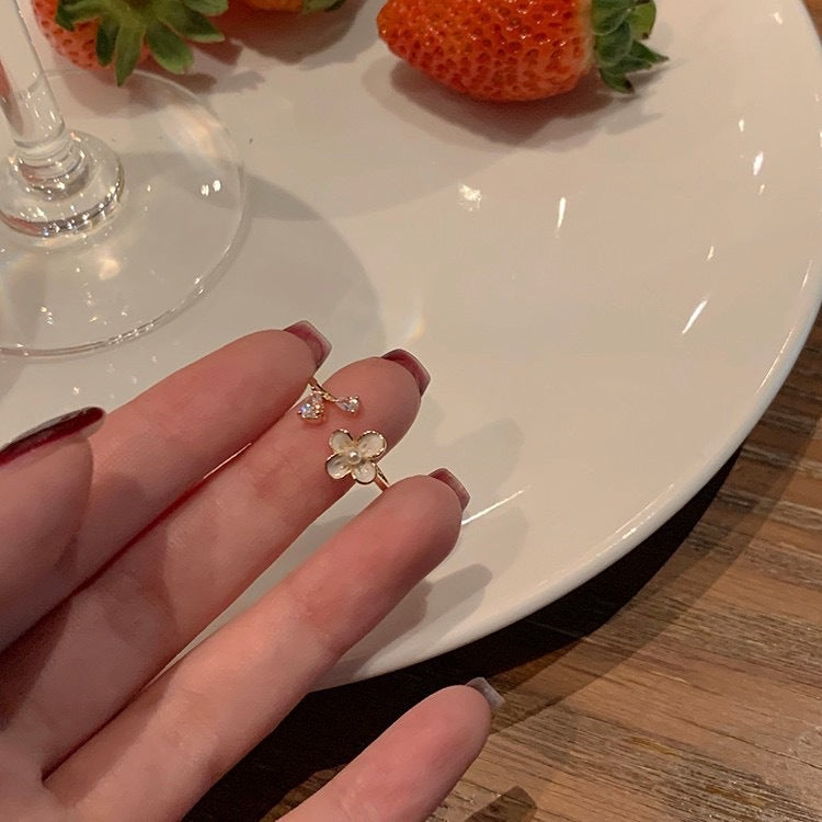 Damen Ring mit filigranem Blumenmuster Shop Nory