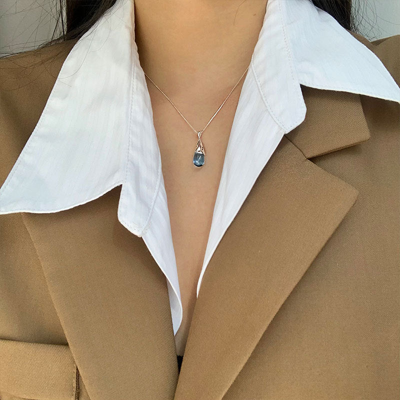 Damen elegante Halskette mit tropfenförmigem Anhänger Shop Nory