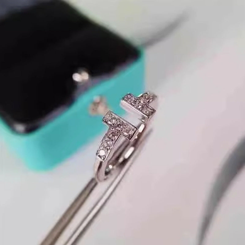Damen zart verzierter Zirkonia-Ring im modernen Design Shop Nory
