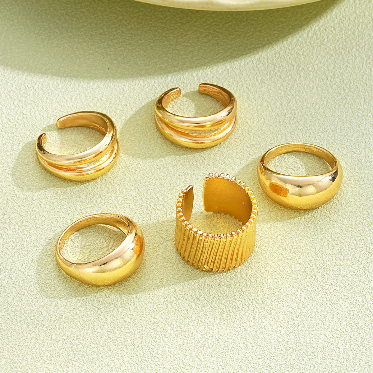 Damen Ring-Set mit einzigartigen und skulpturalen Designs Shop Nory