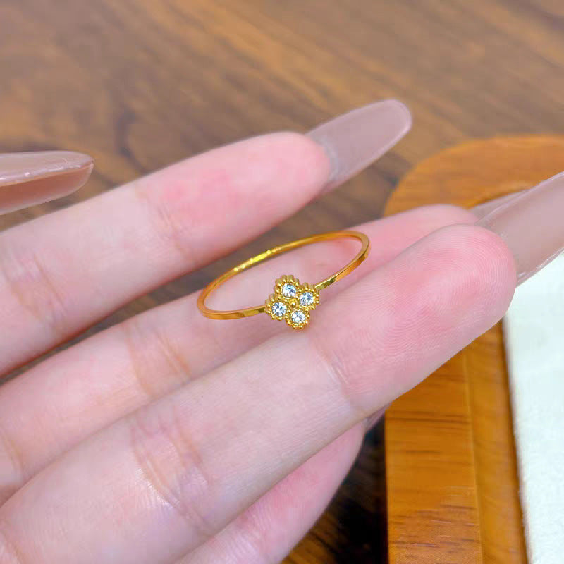 Damen Ring mit kristallakzent in Blumenmotiv Shop Nory