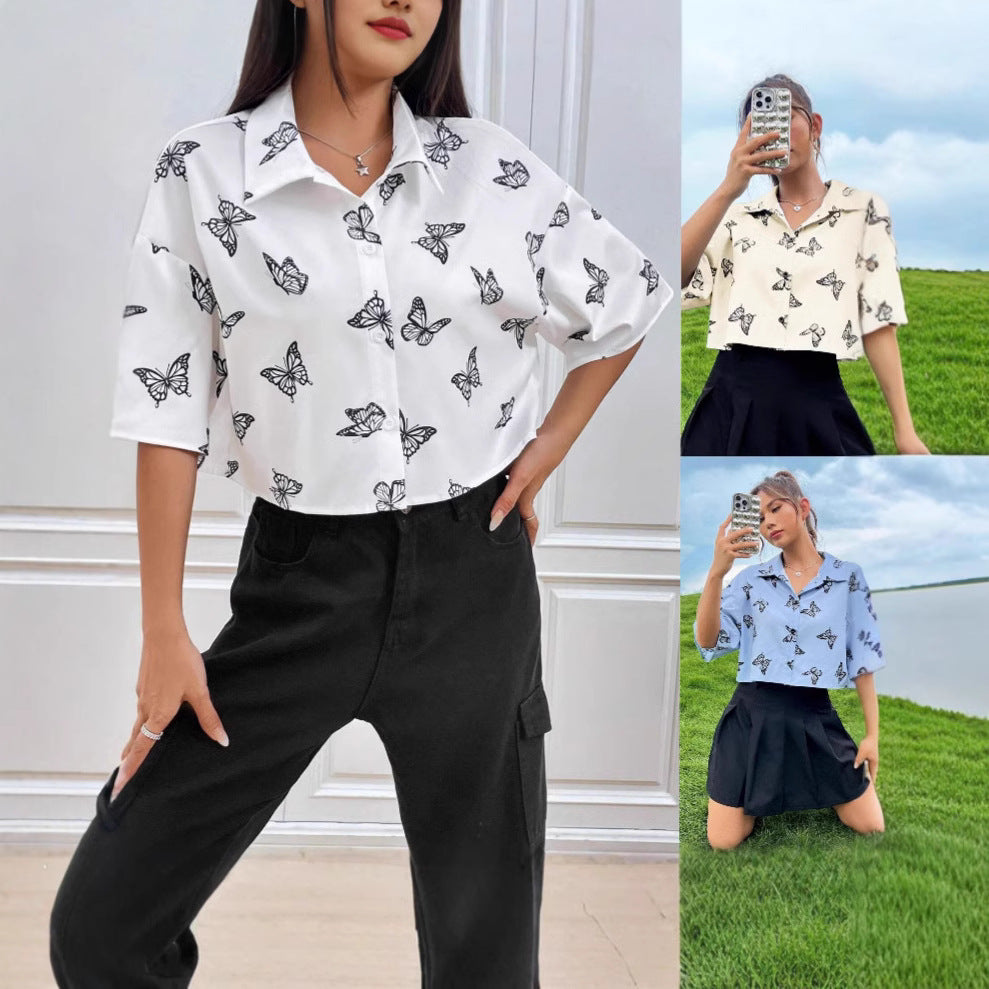 Damen Kurzgeschnittene Boxy-Hemdbluse mit Schmetterlingsprint Shop Nory