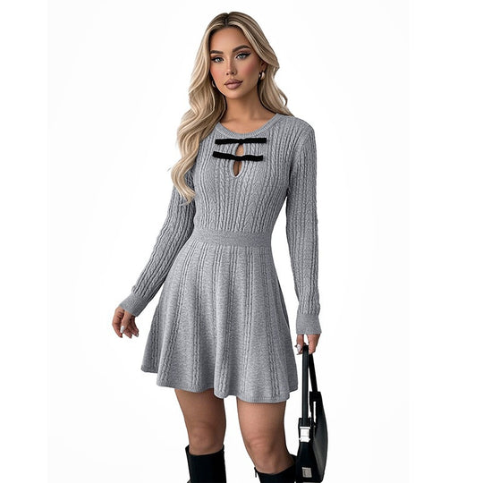 Damen Strickkleid mit Schlüssel-Ausschnitt und Kellerfalten Shop Nory